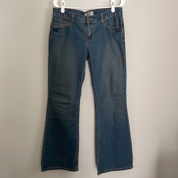Levi’s Strauss Stretch Low Rise Flare - Junior 11 - Picture 11 of 12